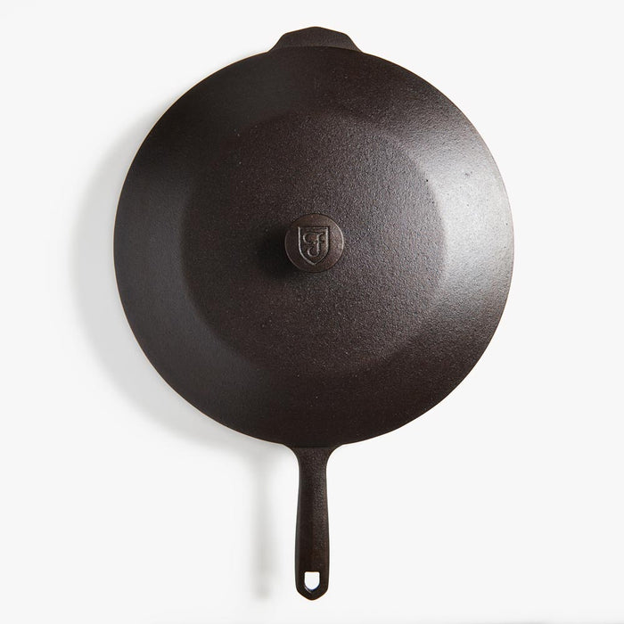 Field Company No.12, 13 ⅜-Inches Skillet & Lid Set