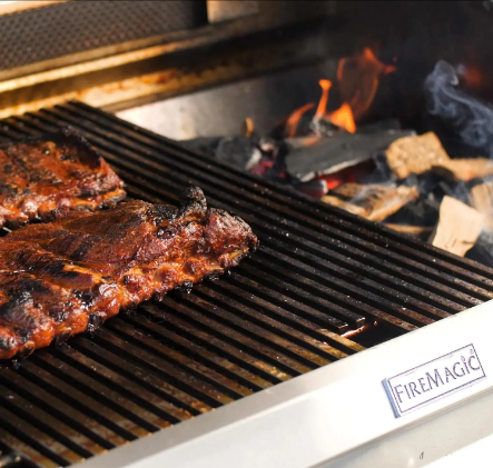 Fire Magic Echelon Diamond E660S 30-Inch Propane/Natural Gas Grill W/ One Infrared Burner, Side Burner, Magic View Window, Rotisserie, & Digital Thermometer - E660S-8L1P-62-W/E660S-8L1n-62-W