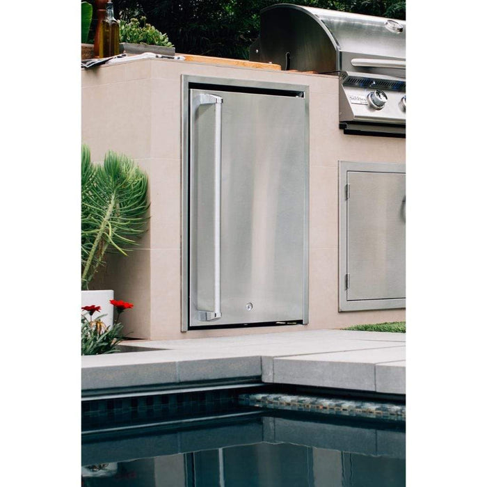 Summerset - 21" 4.5 Cu.Ft. Deluxe Right/Left Hinge Compact Refrigerator
