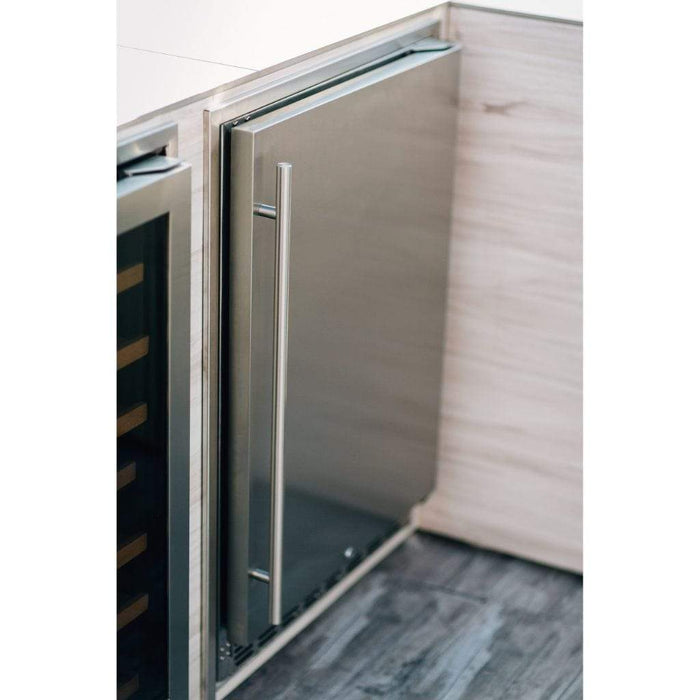 Summerset - 24" 5.3 Cu.Ft. Deluxe Outdoor Rated Compact Refrigerator